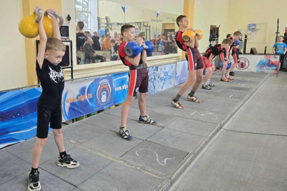 Гиревики соревновались в Рыбинске