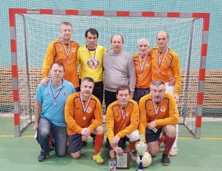 Ветераны «Нефтяника» заняли второе место в турнире по мини-футболу