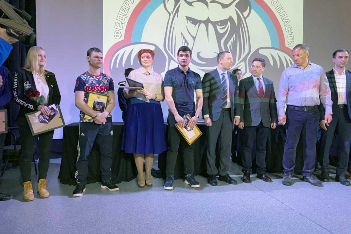 Лучших тренеров и спортсменов-боксеров по итогам 2020 года наградили в Ярославле