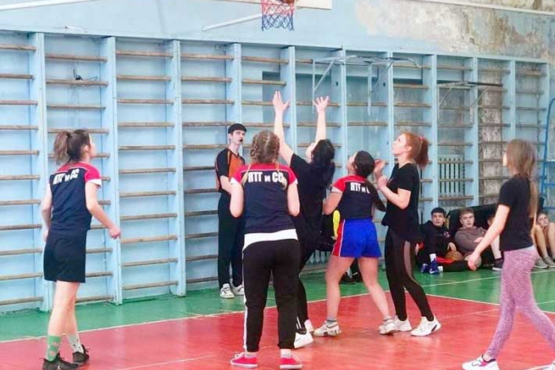 В Ярославле прошли игры по баскетболу 3Х3 среди команд колледжей региона