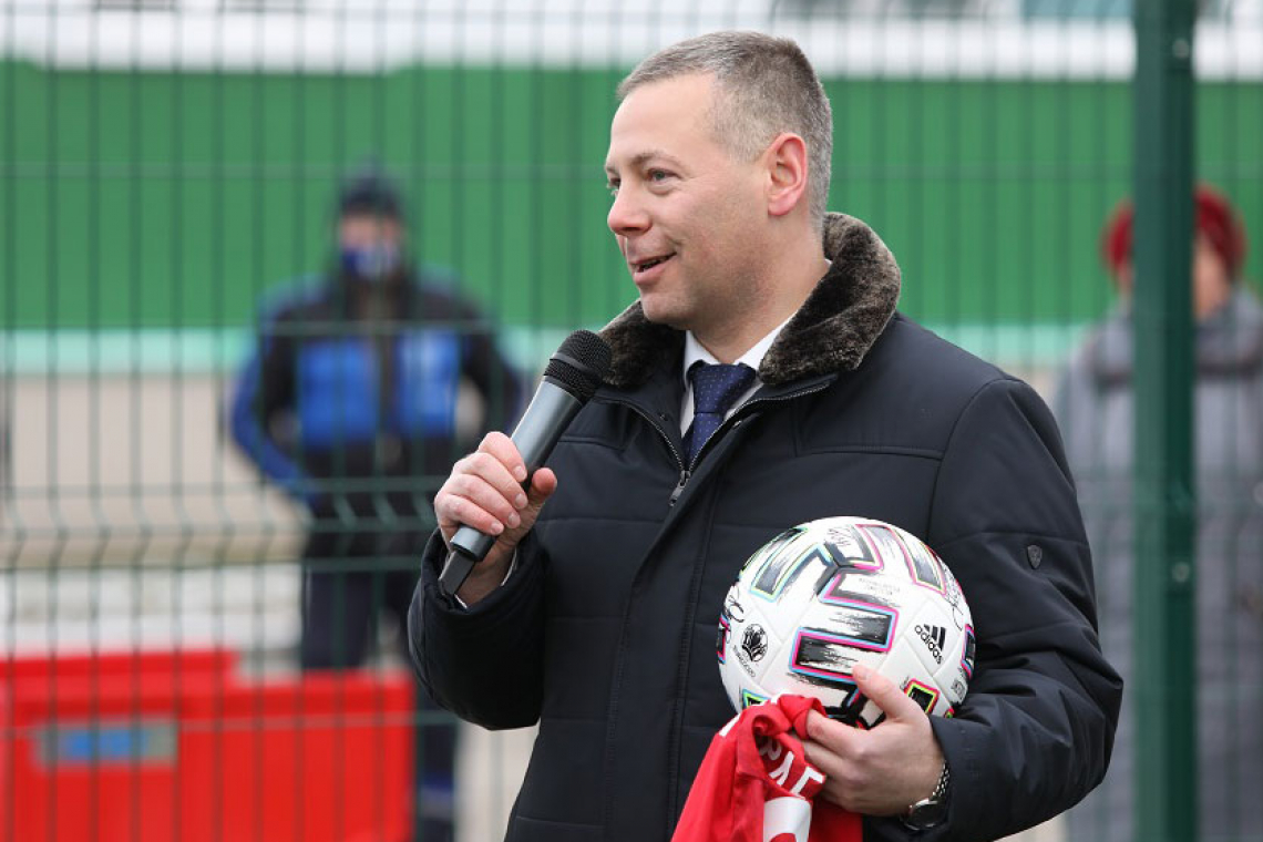 Михаил Евраев и звезды российского футбола открыли новые поля в Гаврилов-Яме