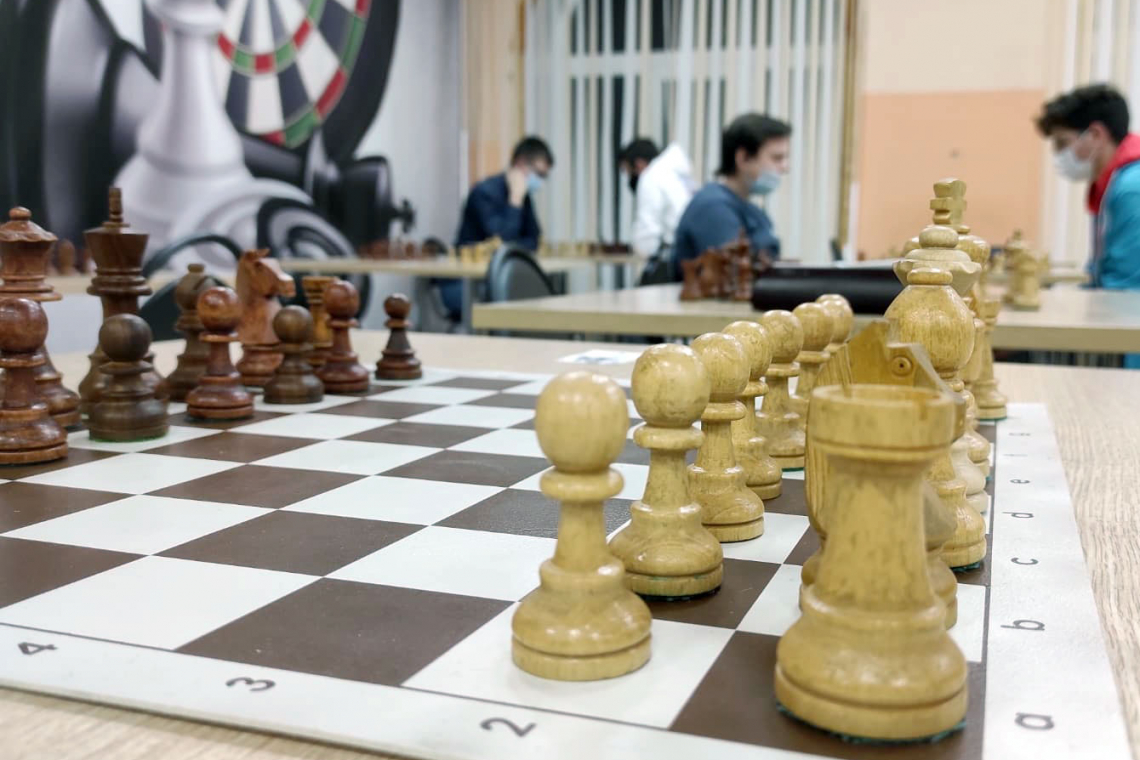 Студенты сражались в шахматы