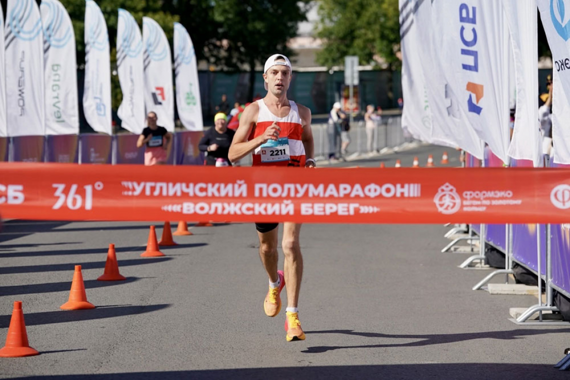 Две тысячи вышли на старт