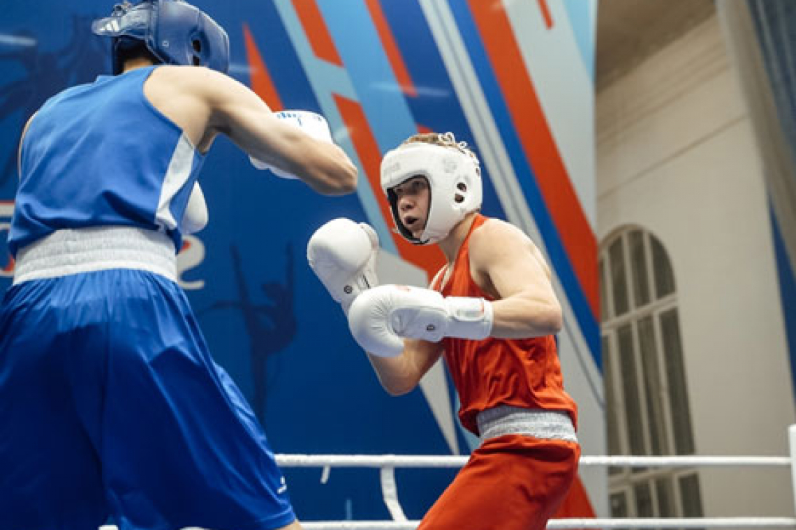 У боксеров два золото и серебро