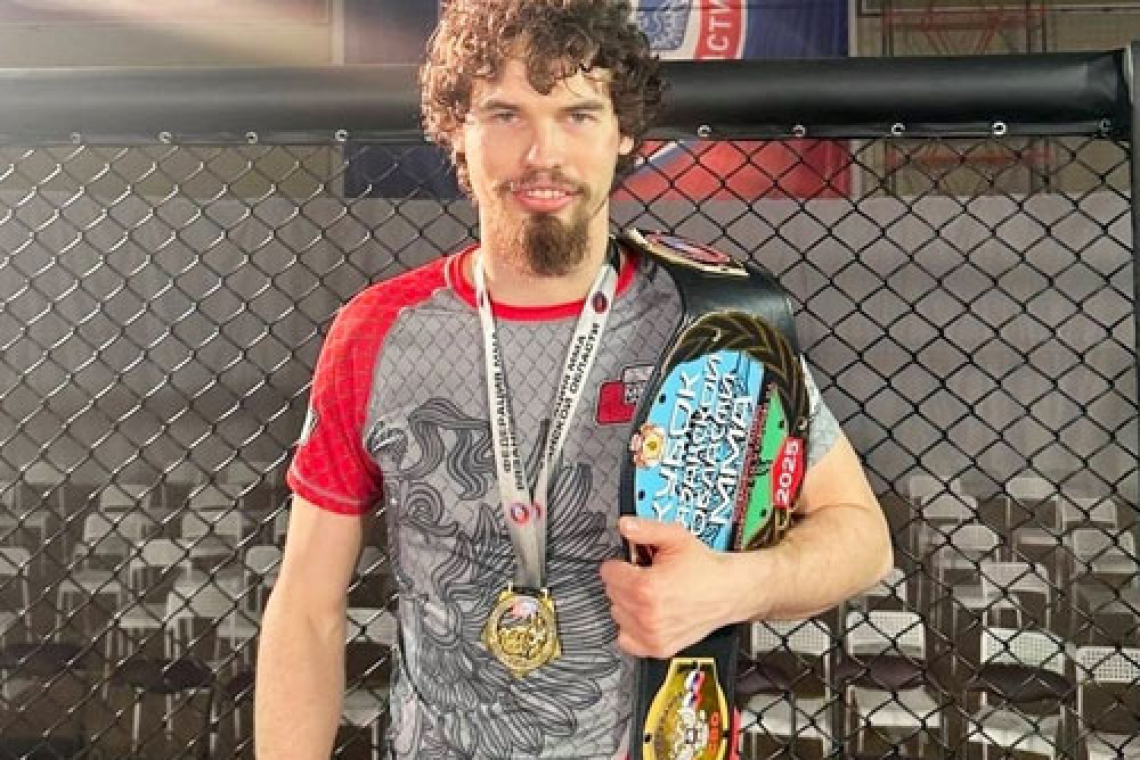 Стал обладателем чемпионского пояса