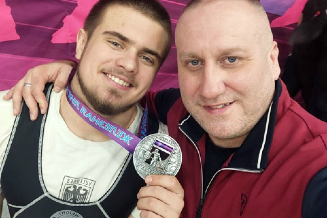 Завоевал серебряную медаль