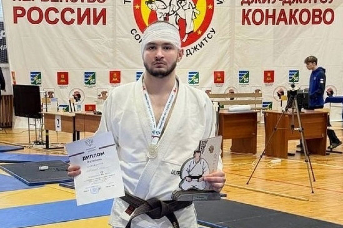 Стал серебряным призером