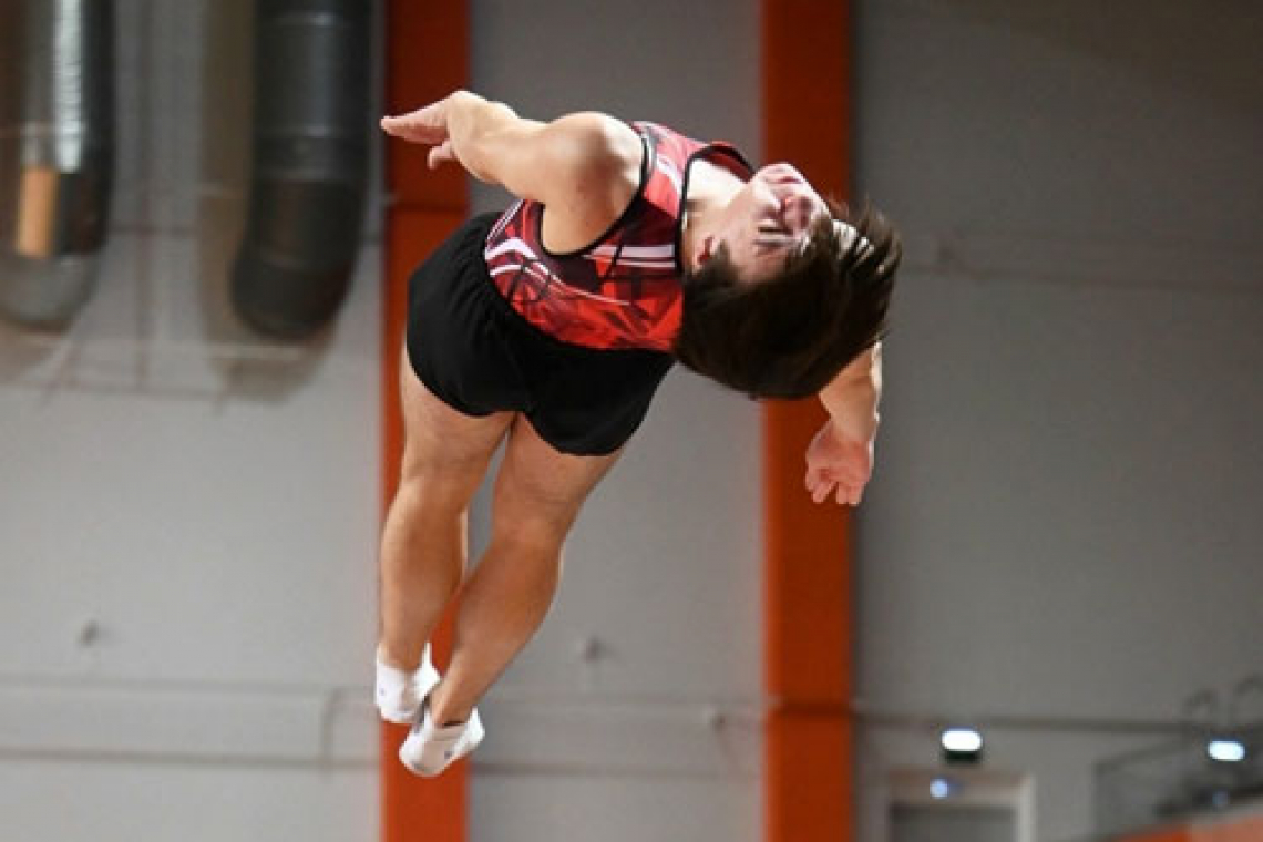 38 медалей акробатов