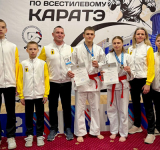 Каратисты с медалями