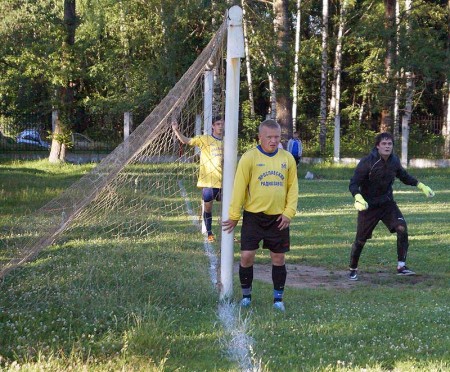 “Молния” выбывает из чемпионской гонки?