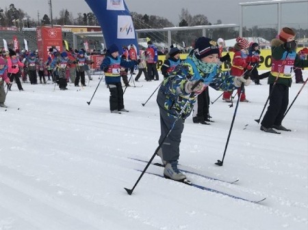 200 юных марафонцев вышли на деминскую трассу