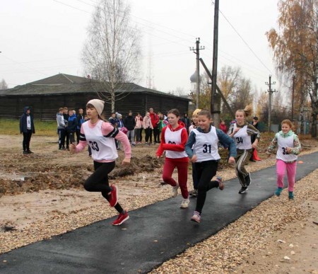 В селе Брейтово прошли соревнования по легкоатлетическому кроссу среди школьников 
